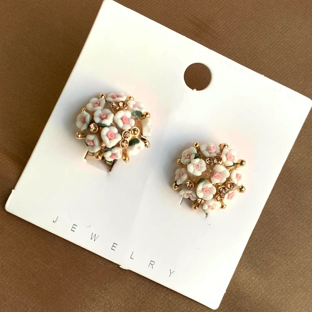 White Diamond Flower Earings