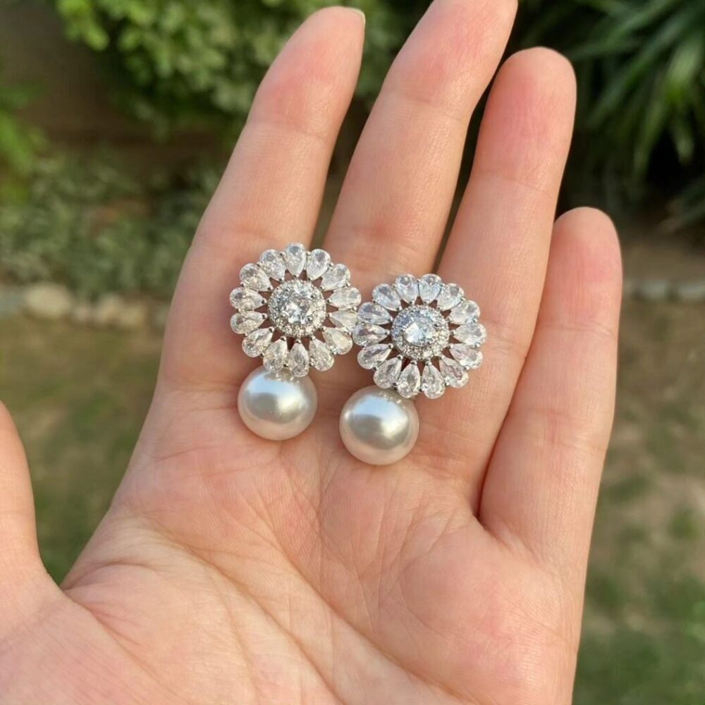 Mega Pearl Zircon Flower Earings