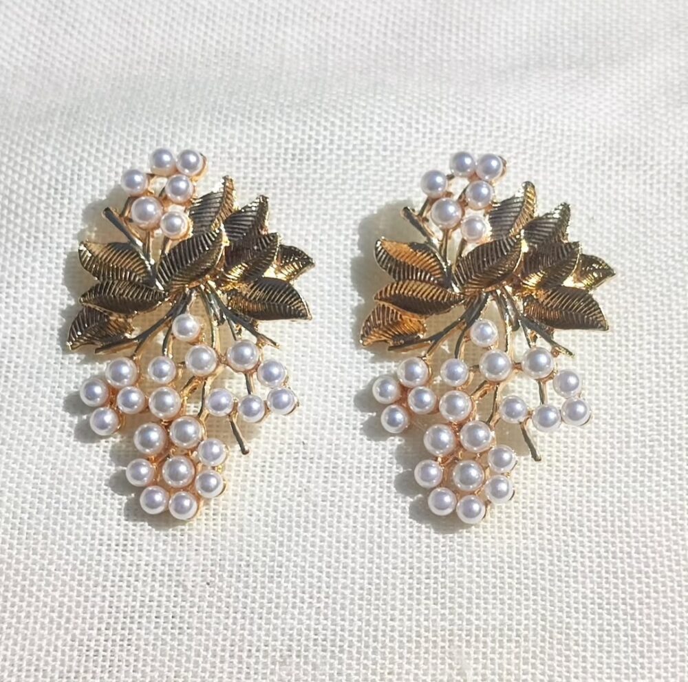 Pearl Embellished Earings