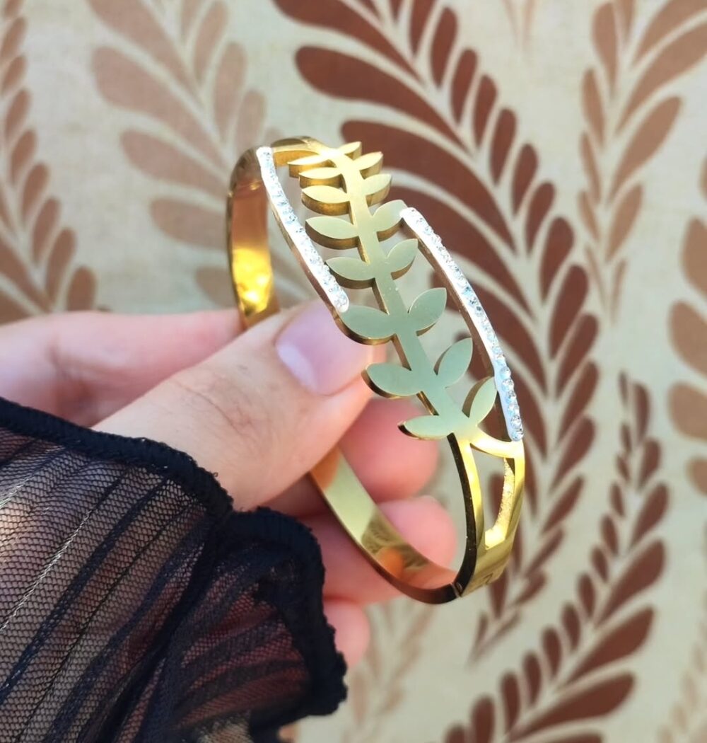 Golden Leaf Open HandCuff