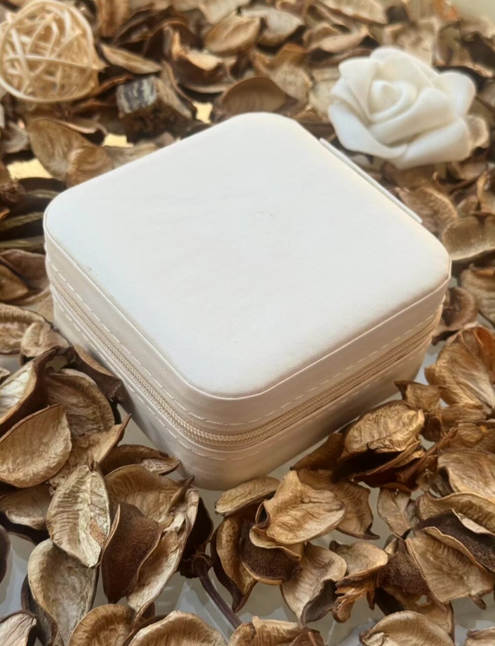 Off White Jewellery Organizer