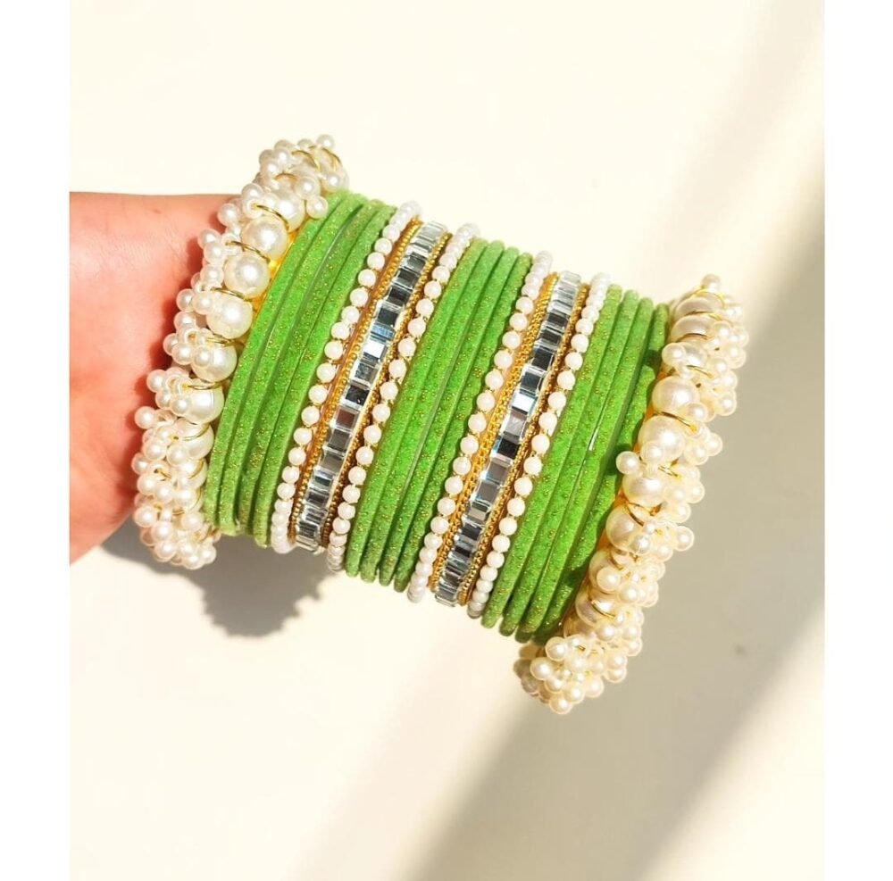 Light Green Velvet Bangles Pearl Gajra Set